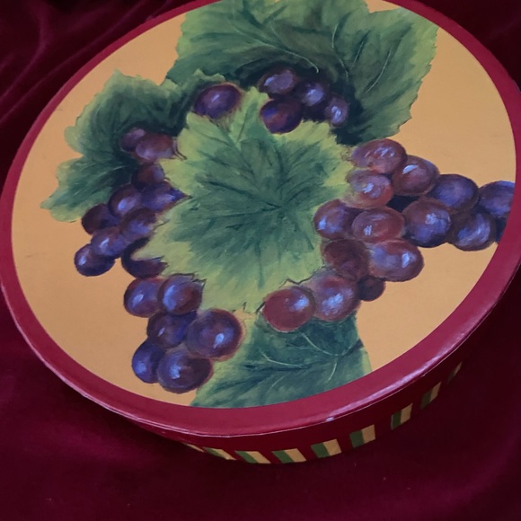 4 -6.5” plates. The Monkey and the Peddler. - Picture 8 of 8